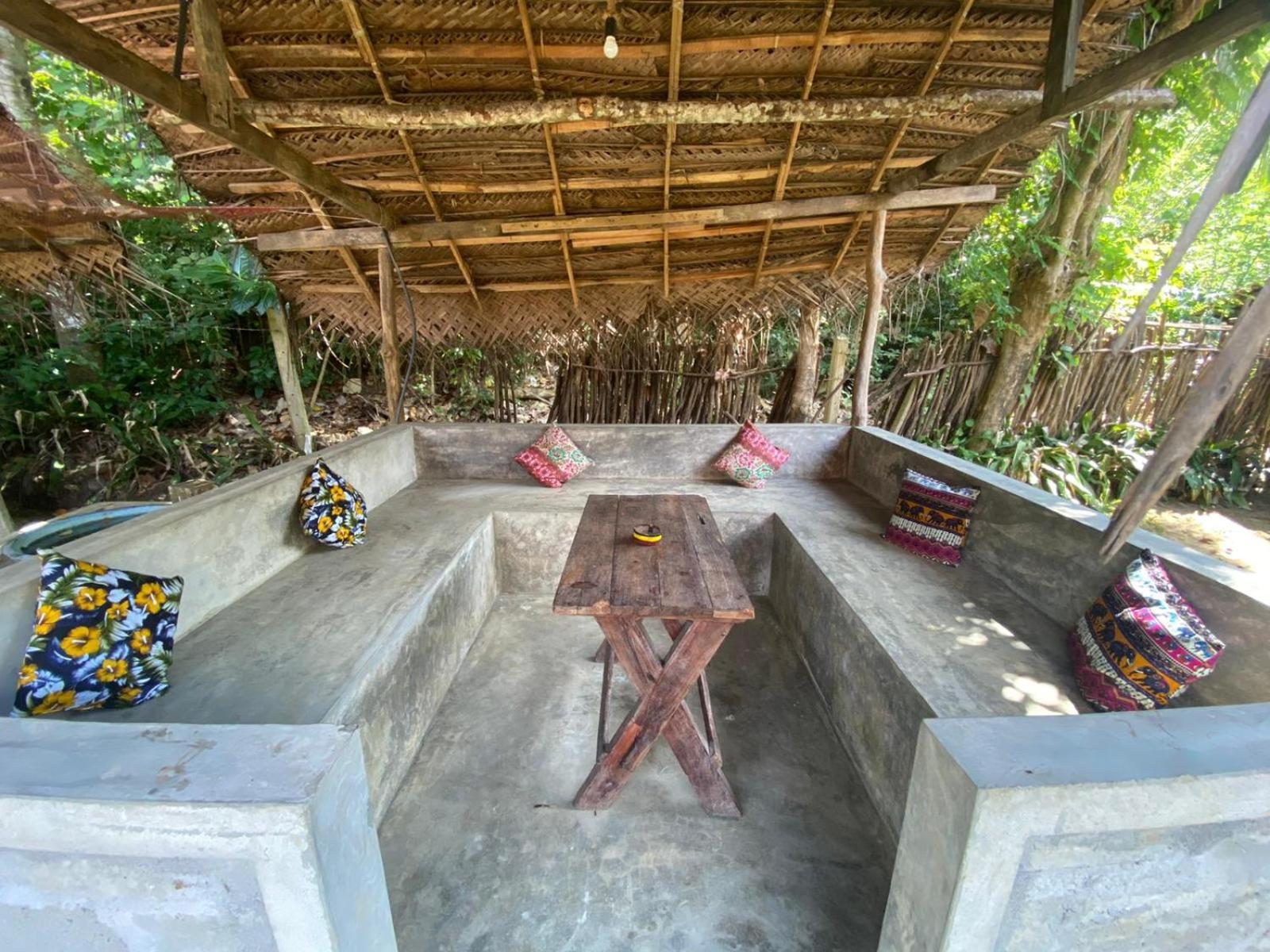 Lazy Monkey Surfhostel - Sri Lanka Dikwella Extérieur photo